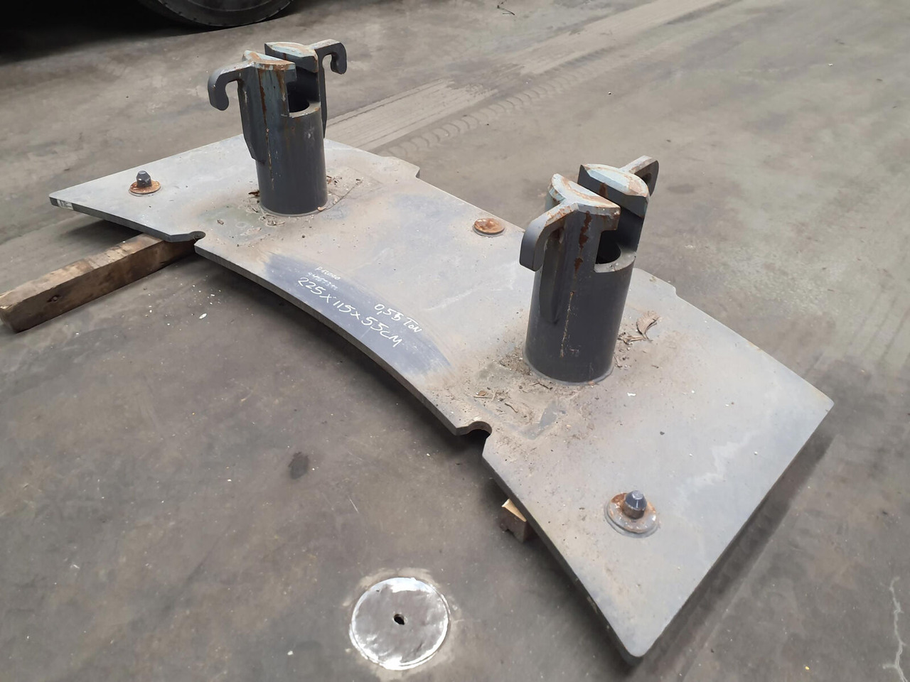 Terex Terex Demag Challenger 4200 counterweight 0.55 Ton - Contrepoids pour Grue mobile: photos 2 Terex Terex Demag Challenger 4200 counterweight 0.55 Ton - Contrepoids pour Grue mobile: photos 2