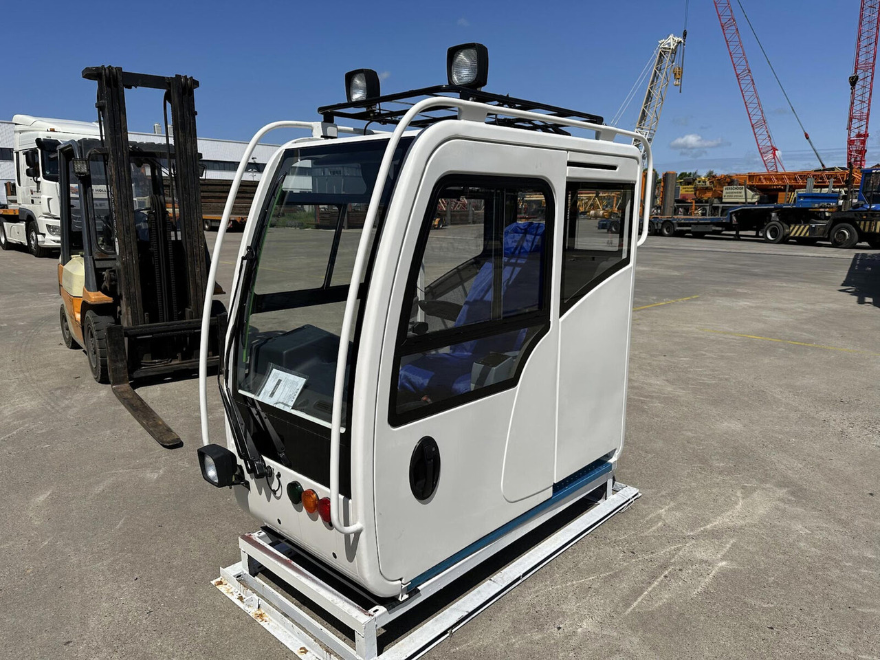 Terex dano/Demag upper cabs - Cabine pour Grue à tour: photos 1 Terex dano/Demag upper cabs - Cabine pour Grue à tour: photos 1