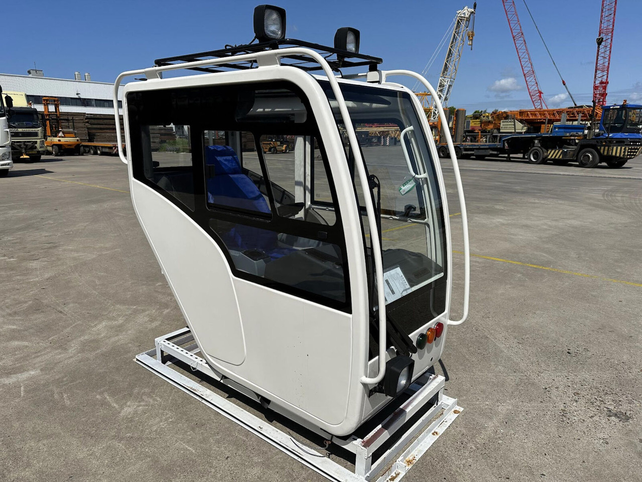 Terex dano/Demag upper cabs - Cabine pour Grue à tour: photos 3 Terex dano/Demag upper cabs - Cabine pour Grue à tour: photos 3