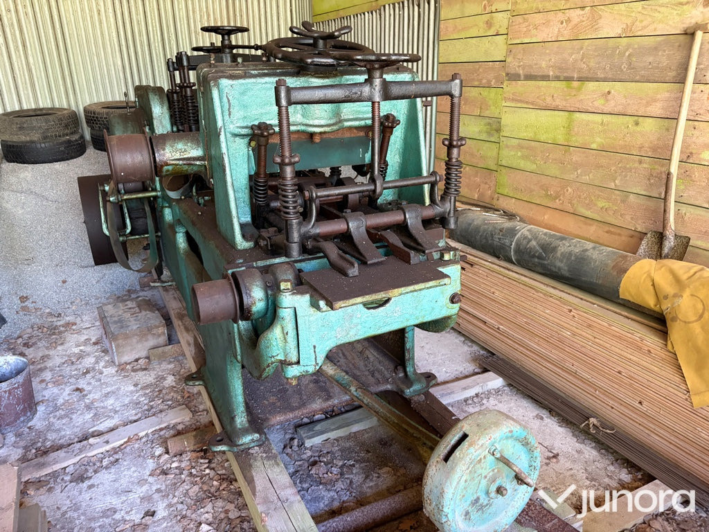 Bolinder's 5-Spindlig hyvel i gjutjärn ca 1920-talet - Machine à bois: photos 2 Bolinder's 5-Spindlig hyvel i gjutjärn ca 1920-talet - Machine à bois: photos 2