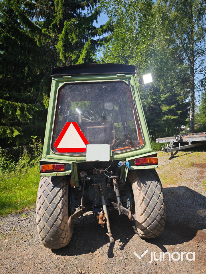 Kompakttraktor Kubota L245DT 4WD - Micro tracteur: photos 4 Kompakttraktor Kubota L245DT 4WD - Micro tracteur: photos 4