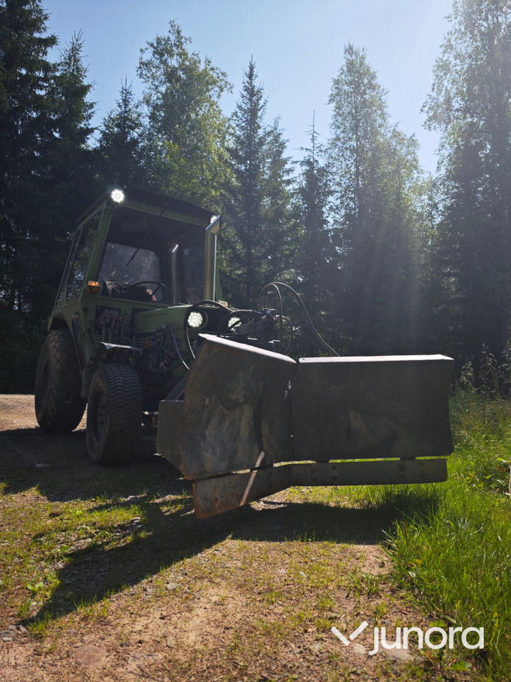 Kompakttraktor Kubota L245DT - Micro tracteur: photos 2 Kompakttraktor Kubota L245DT - Micro tracteur: photos 2