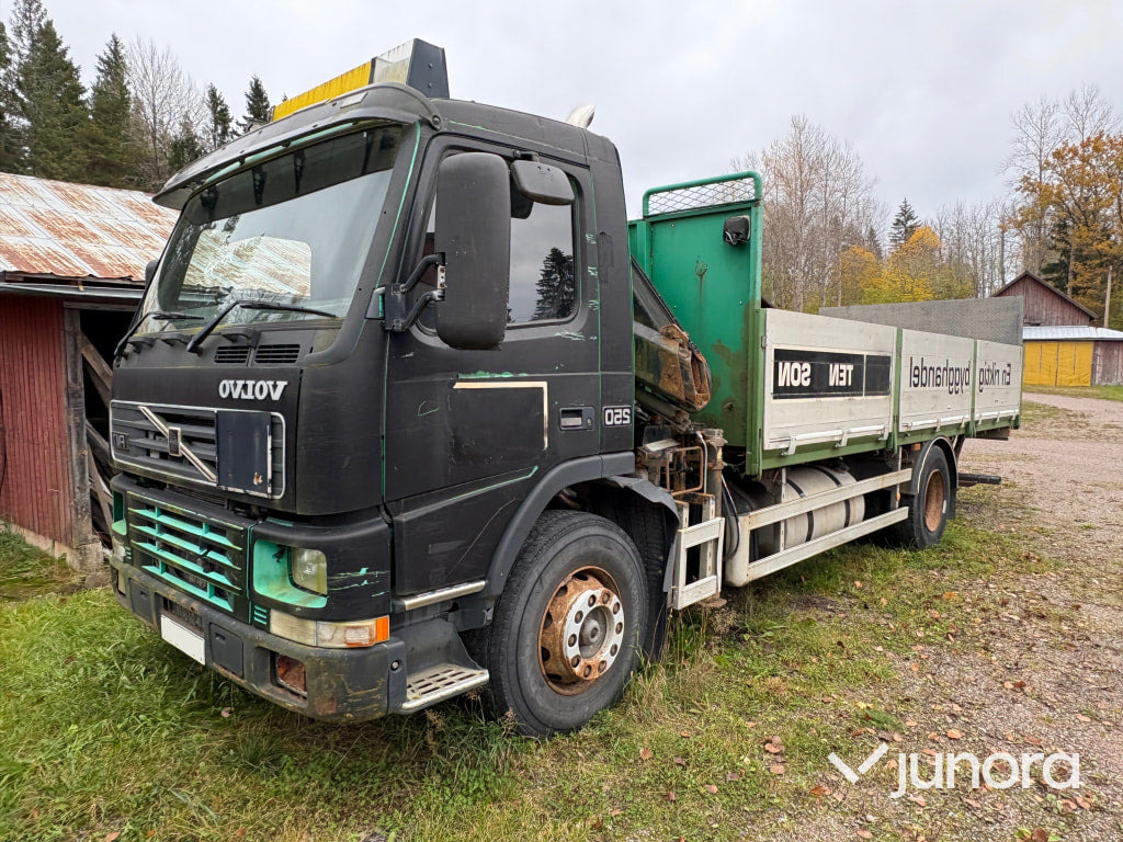 Camion plateau, Camion grue Kranbil - Volvo FM7 4*2: photos 1