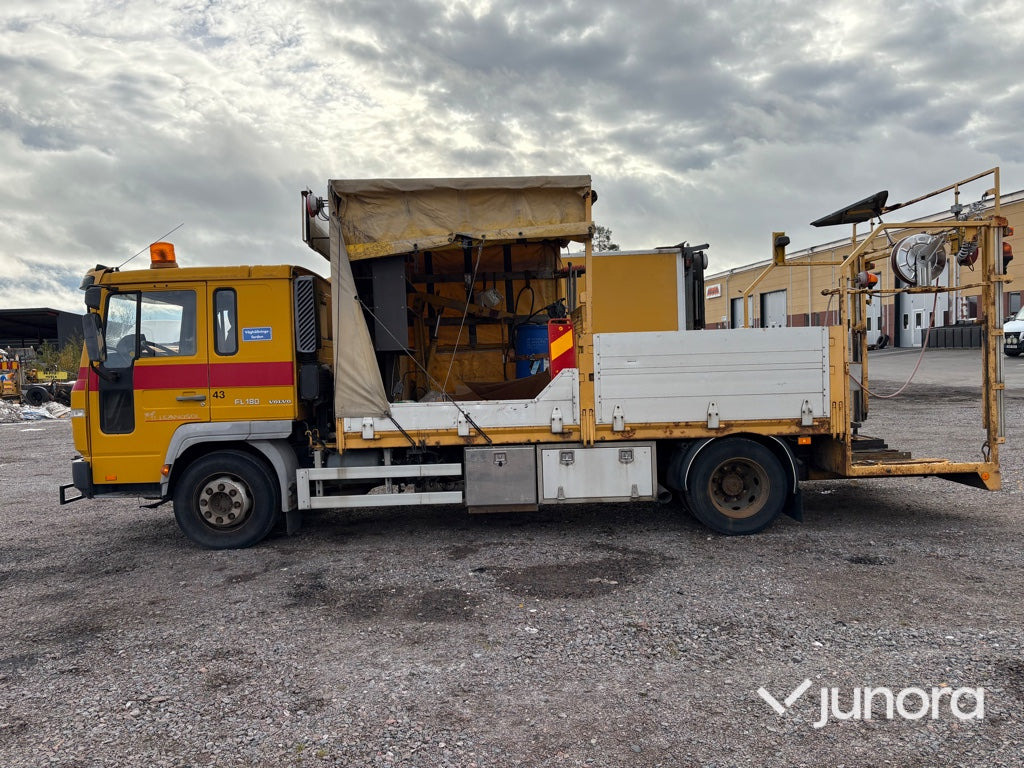 Lastbil - Volvo FL611 4X2 - Camion plateau: photos 4 Lastbil - Volvo FL611 4X2 - Camion plateau: photos 4