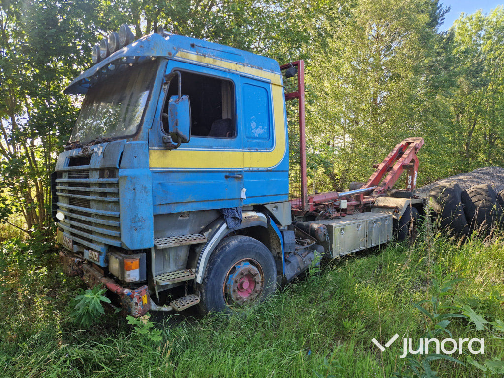 Lastväxlare Scania 143 H 470 - Camion ampliroll: photos 1 Lastväxlare Scania 143 H 470 - Camion ampliroll: photos 1