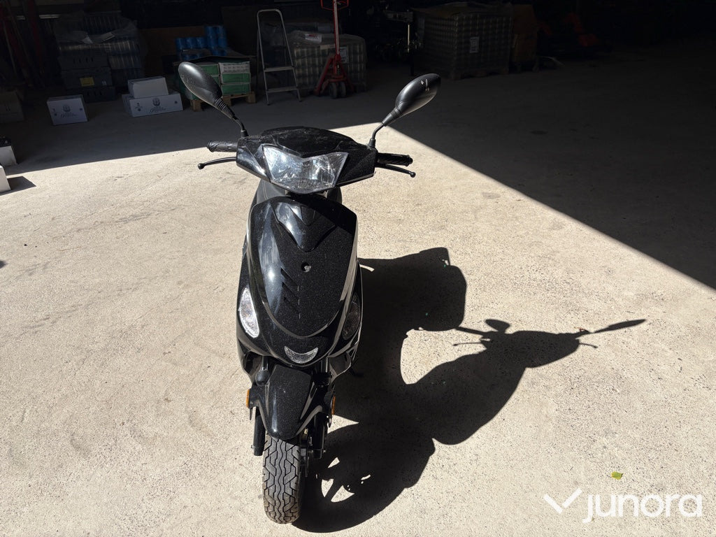 Moped Drax Awesome E5 - Motocyclette: photos 2 Moped Drax Awesome E5 - Motocyclette: photos 2