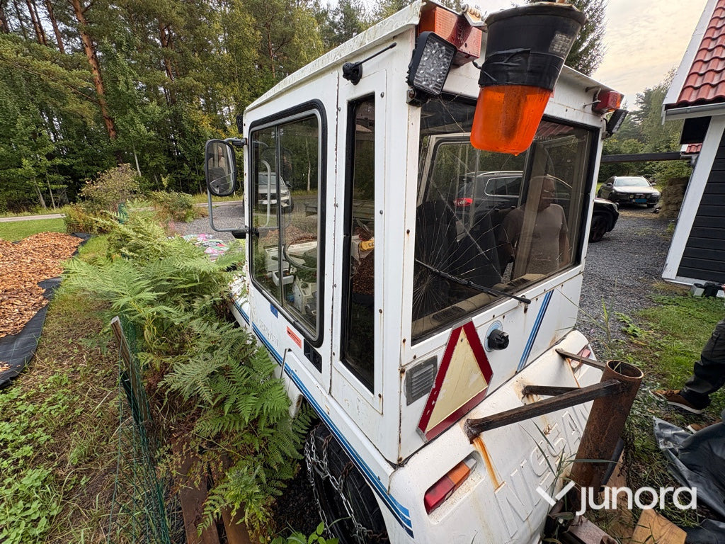 Plogbil - Bagagetruck - Tracteur à bagages: photos 2 Plogbil - Bagagetruck - Tracteur à bagages: photos 2