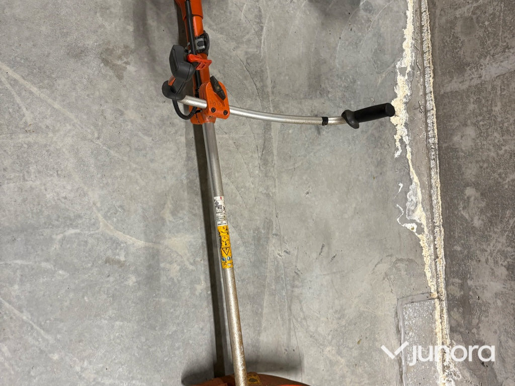 Motofaucheuse Röjsåg - Husqvarna, 545FX, 4st: photos 8 Motofaucheuse Röjsåg - Husqvarna, 545FX, 4st: photos 8