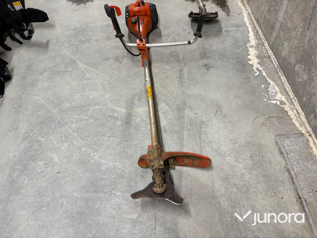 Motofaucheuse Röjsåg - Husqvarna, 545FX, 4st: photos 10 Motofaucheuse Röjsåg - Husqvarna, 545FX, 4st: photos 10