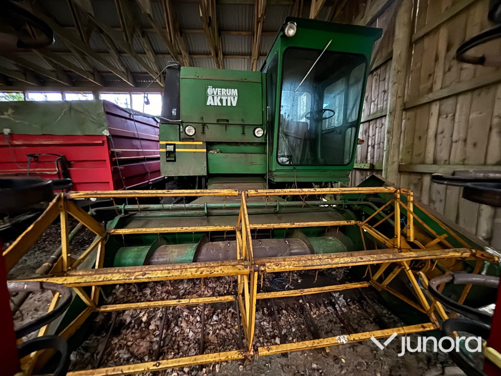 Skördetröska - Överum Aktiv 1130 - Moissonneuse-batteuse: photos 2 Skördetröska - Överum Aktiv 1130 - Moissonneuse-batteuse: photos 2