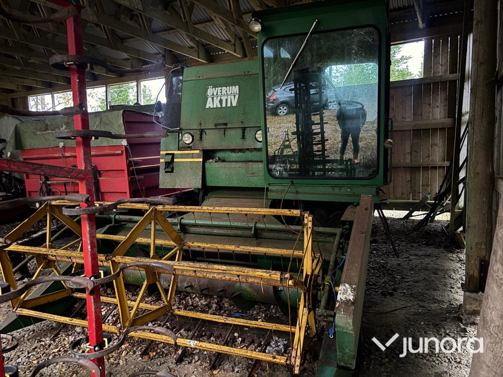 Skördetröska - Överum Aktiv 1130 - Moissonneuse-batteuse: photos 1 Skördetröska - Överum Aktiv 1130 - Moissonneuse-batteuse: photos 1