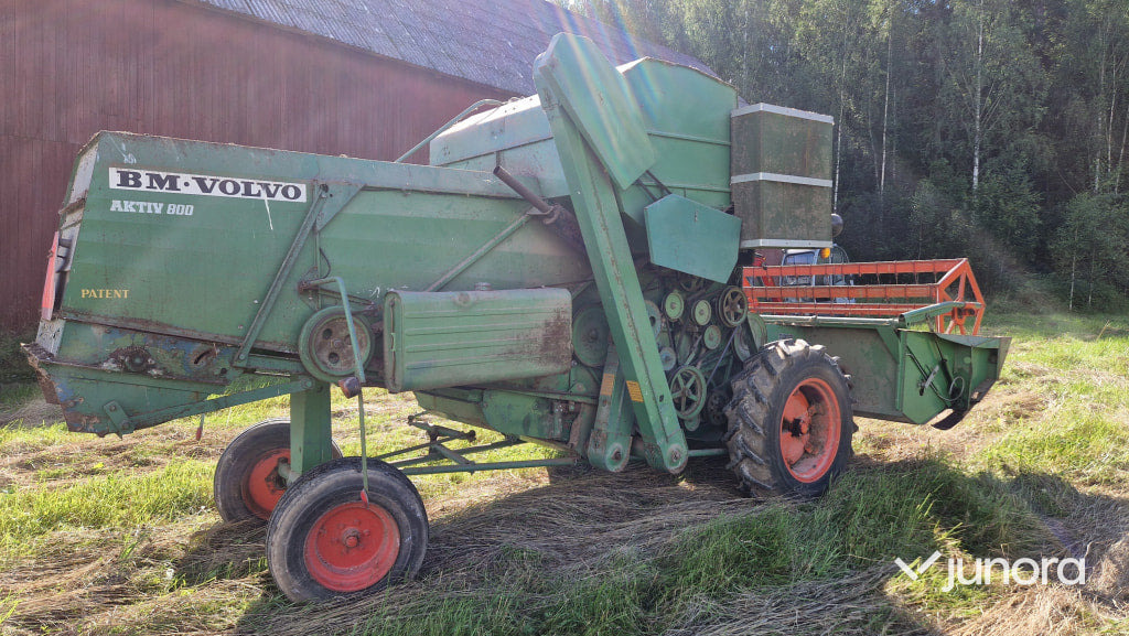 Skördetröska - Volvo BM, Aktiv 800 + Aktiv 800 som reservdel - Moissonneuse-batteuse: photos 4 Skördetröska - Volvo BM, Aktiv 800 + Aktiv 800 som reservdel - Moissonneuse-batteuse: photos 4