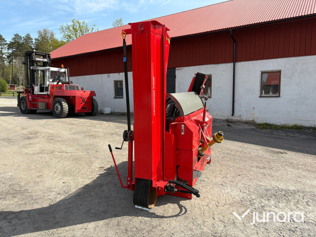 Vedmaskin Hakki Pilke 38 PRO PTO + Hydrauliskt uppläggningbord Hakki Pilke Hakkifeed 422 - Broyeur de végétaux: photos 4 Vedmaskin Hakki Pilke 38 PRO PTO + Hydrauliskt uppläggningbord Hakki Pilke Hakkifeed 422 - Broyeur de végétaux: photos 4