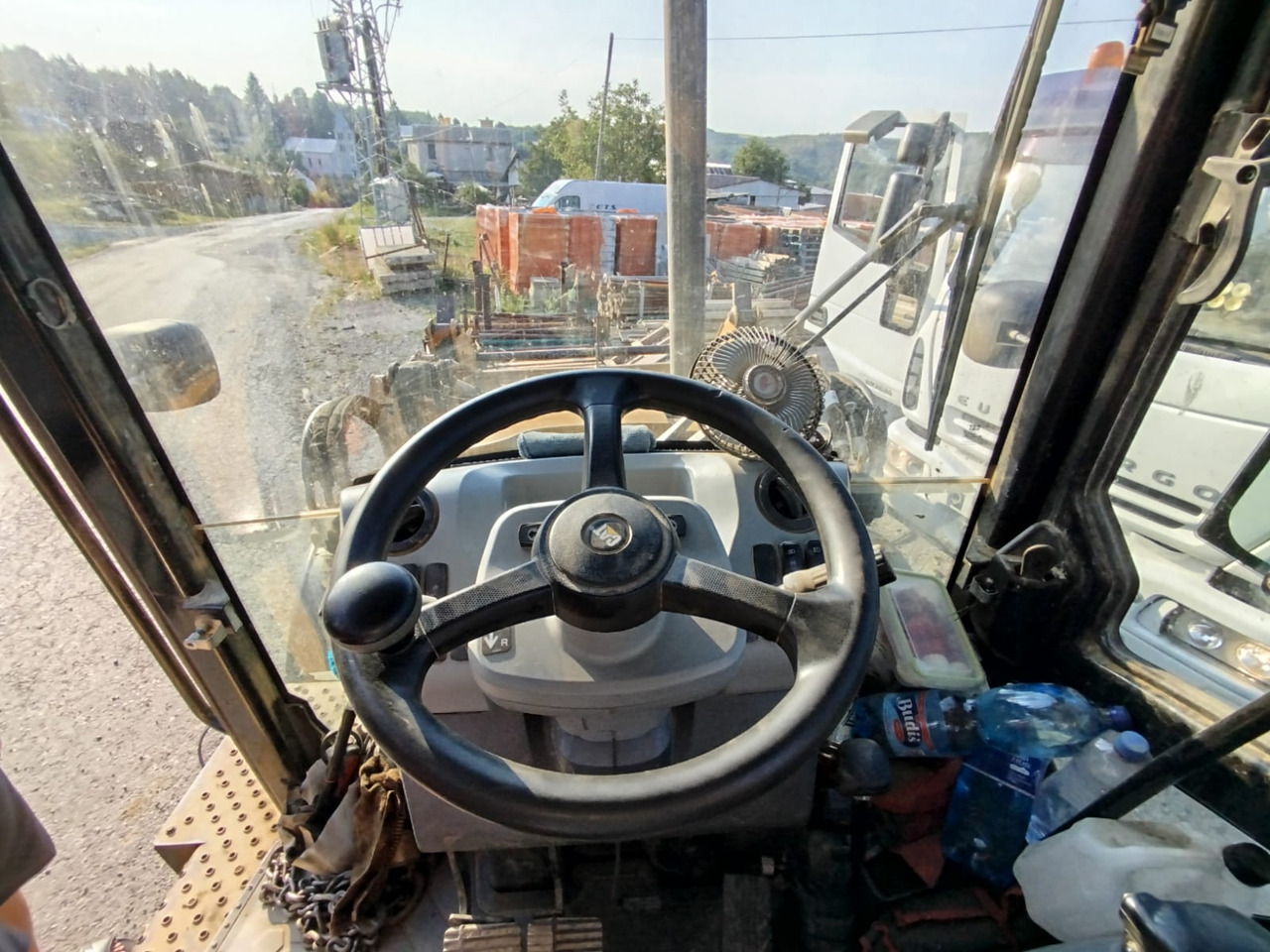 CATERPILLAR 472F2 - Tractopelle: photos 5 CATERPILLAR 472F2 - Tractopelle: photos 5