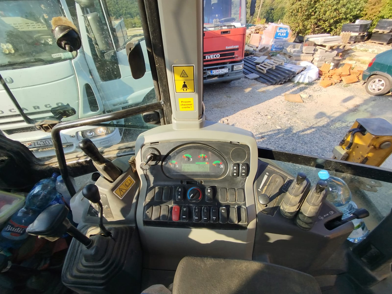 CATERPILLAR 472F2 - Tractopelle: photos 4 CATERPILLAR 472F2 - Tractopelle: photos 4
