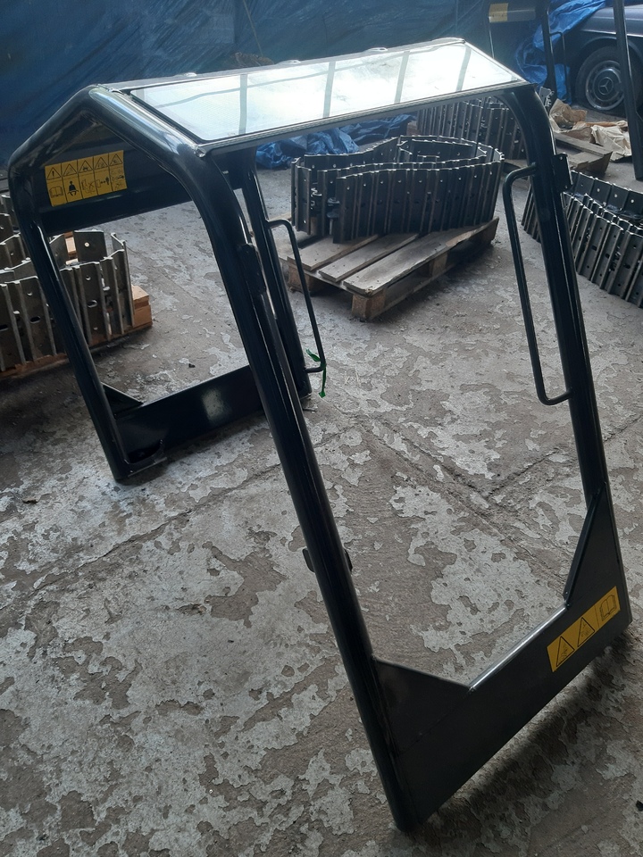 Cannopy BOBCAT E26,E32,E35, E45, E50, E55 - Cabine pour Pelle: photos 2 Cannopy BOBCAT E26,E32,E35, E45, E50, E55 - Cabine pour Pelle: photos 2