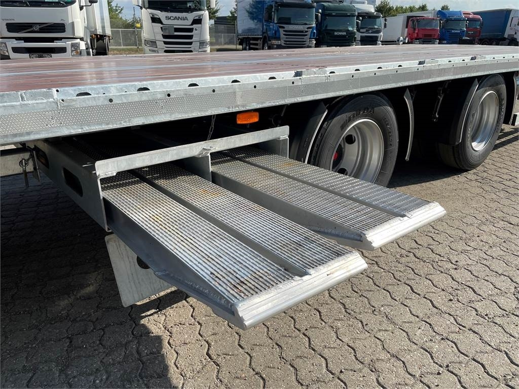 Hangler TPS-H 160 - 2 akslet 16 ton - Remorque porte-engin surbaissée: photos 5 Hangler TPS-H 160 - 2 akslet 16 ton - Remorque porte-engin surbaissée: photos 5