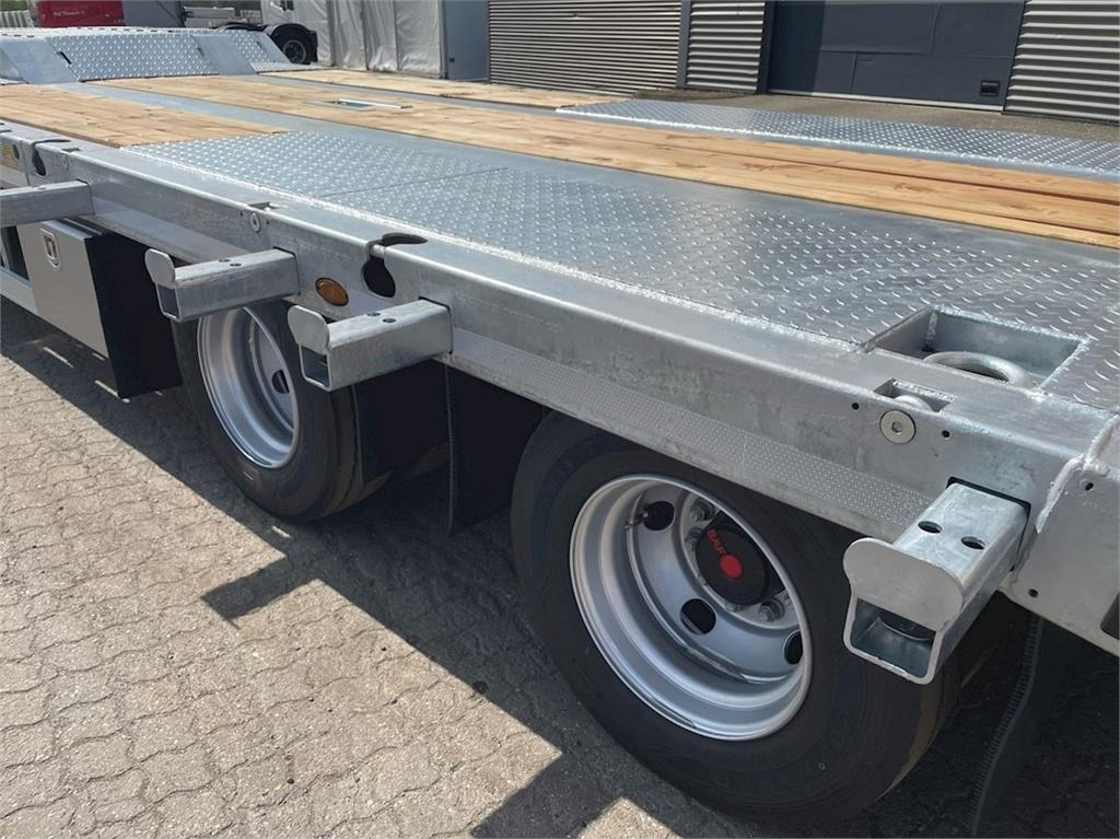 Hangler VTS-H 400 4 akslet - 2 delt ramper - Remorque porte-engin surbaissée: photos 3 Hangler VTS-H 400 4 akslet - 2 delt ramper - Remorque porte-engin surbaissée: photos 3