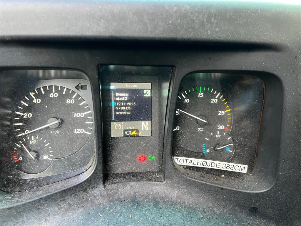 Camion fourgon Mercedes-Benz Econic 1827 L: photos 8 Camion fourgon Mercedes-Benz Econic 1827 L: photos 8