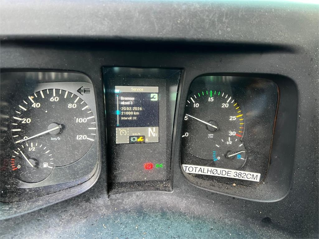 Camion fourgon Mercedes-Benz Econic 1827 L: photos 13 Camion fourgon Mercedes-Benz Econic 1827 L: photos 13