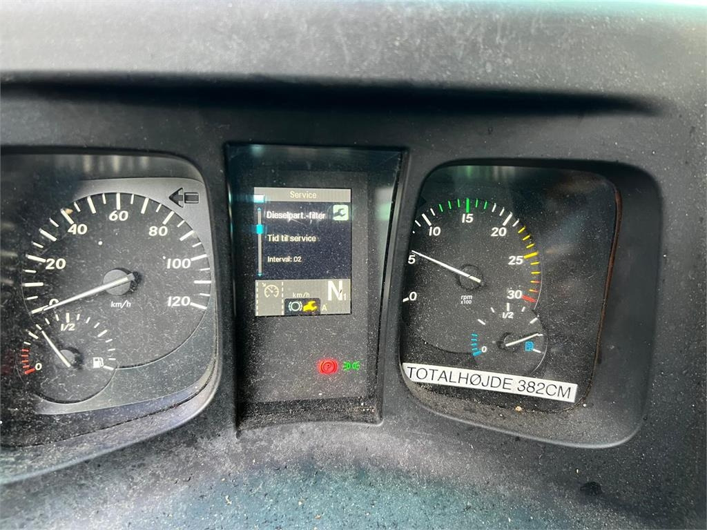 Camion fourgon Mercedes-Benz Econic 1827 L: photos 9 Camion fourgon Mercedes-Benz Econic 1827 L: photos 9