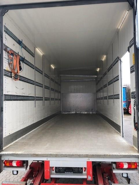 Camion fourgon Mercedes-Benz Econic 1827 L: photos 19 Camion fourgon Mercedes-Benz Econic 1827 L: photos 19