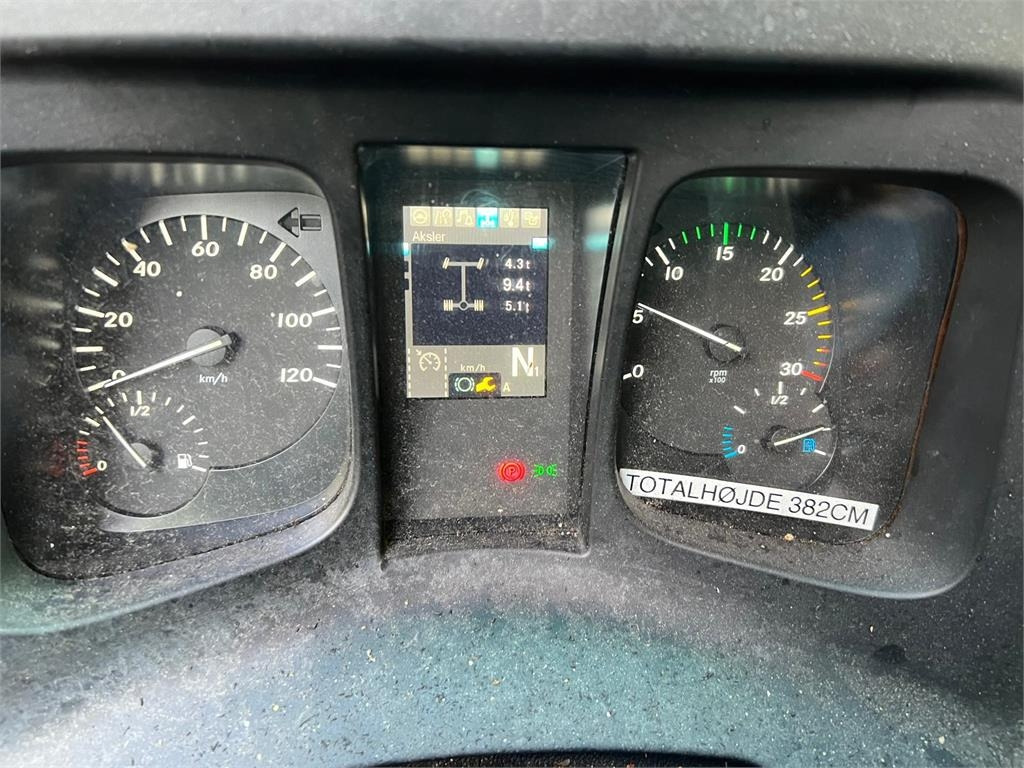 Camion fourgon Mercedes-Benz Econic 1827 L: photos 17 Camion fourgon Mercedes-Benz Econic 1827 L: photos 17