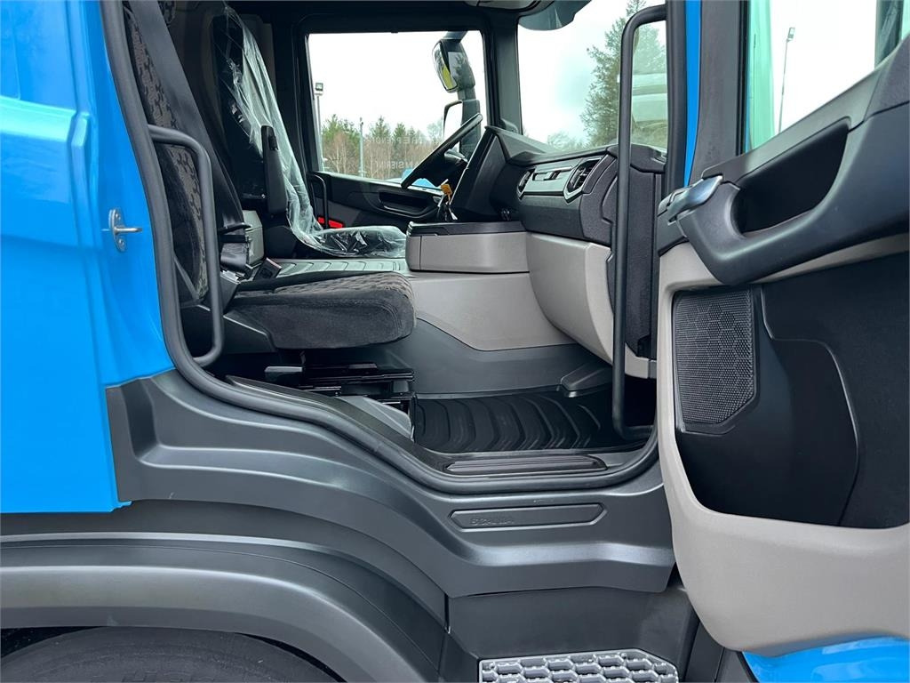 Scania P280 B 4x2 NB - Camion à rideaux coulissants: photos 3 Scania P280 B 4x2 NB - Camion à rideaux coulissants: photos 3