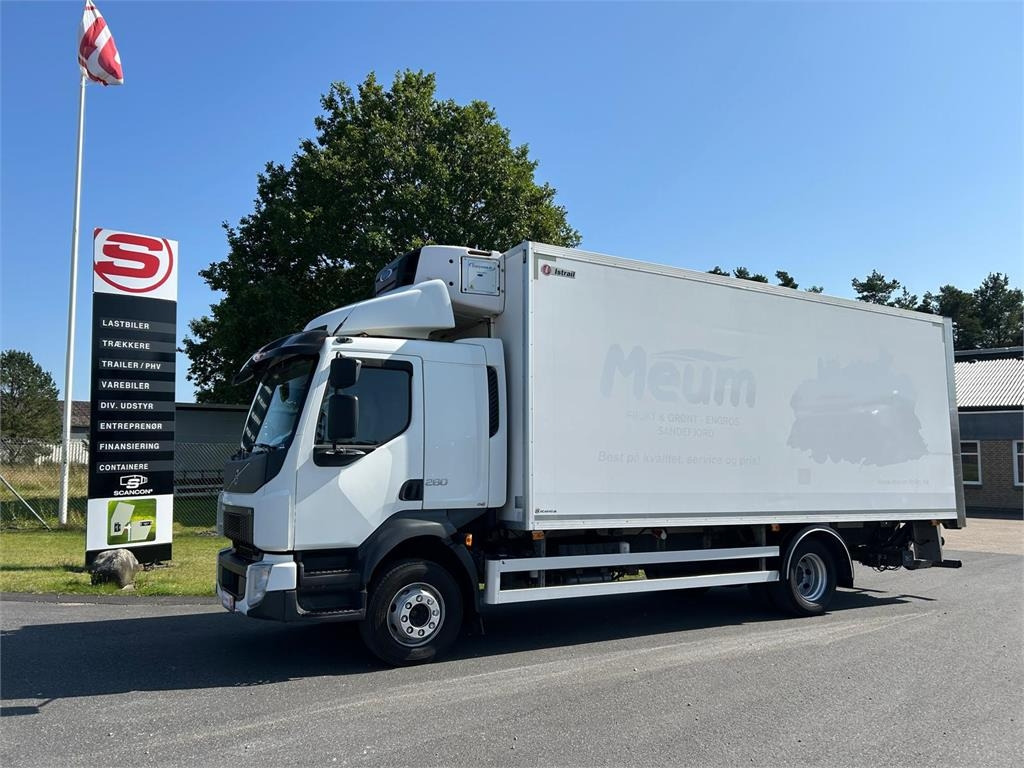 Volvo FL 280 (12 ton) Dobbelt compartment - Camion frigorifique: photos 1 Volvo FL 280 (12 ton) Dobbelt compartment - Camion frigorifique: photos 1