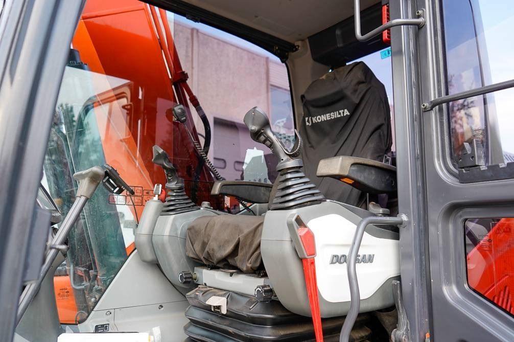 Pelle sur chenille Doosan DX140LC-5 EPS ENGCON: photos 22