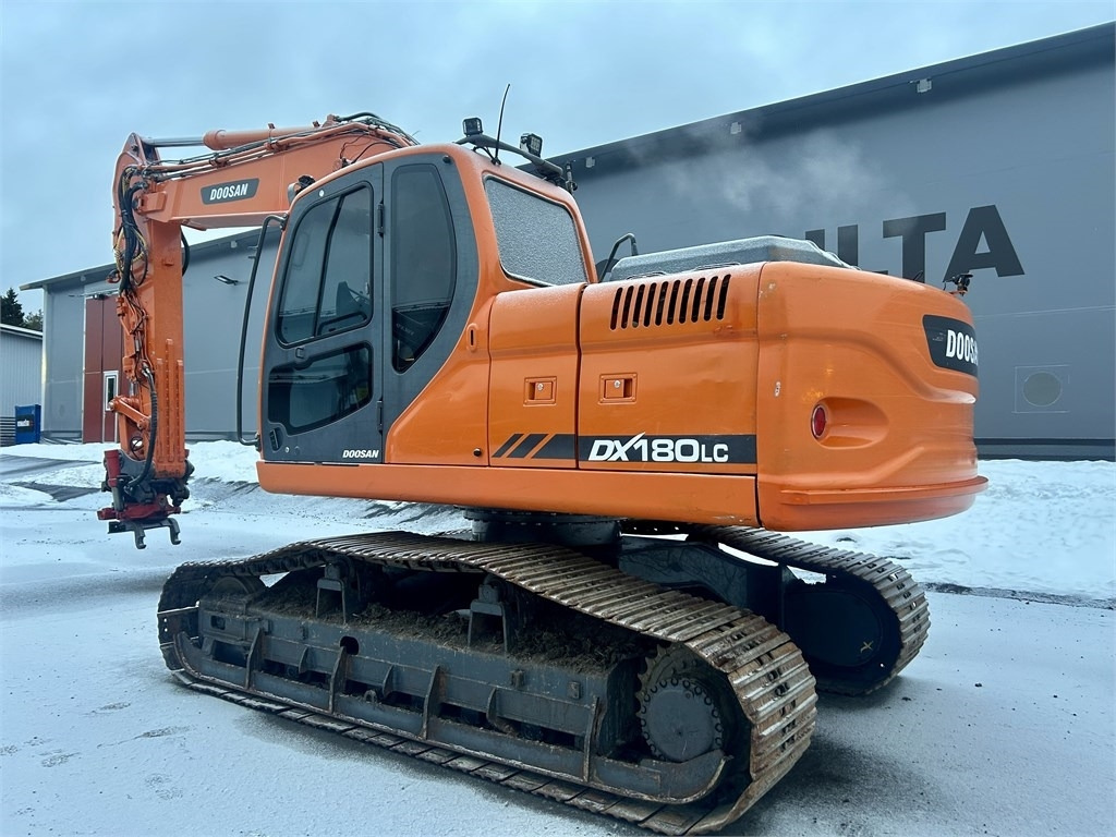 Doosan MYYTY! SOLD! DX180LCH PYÖRITTÄJÄLLÄ - Pelle sur chenille: photos 2 Doosan MYYTY! SOLD! DX180LCH PYÖRITTÄJÄLLÄ - Pelle sur chenille: photos 2