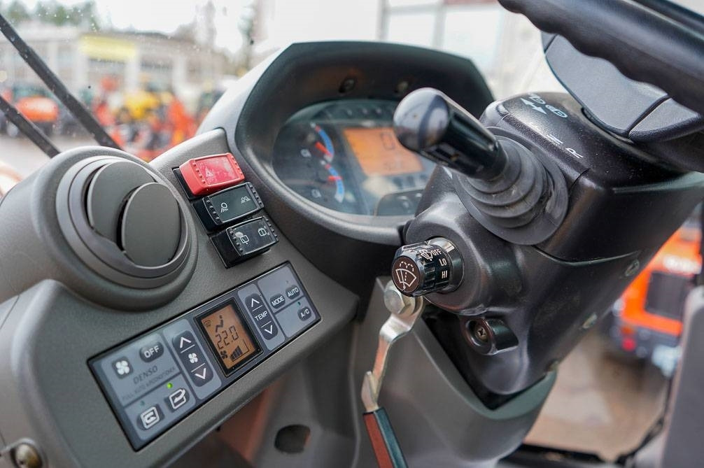 Chargeuse sur pneus Hitachi ZW150 PITKÄT AISAT, VAAKA: photos 26