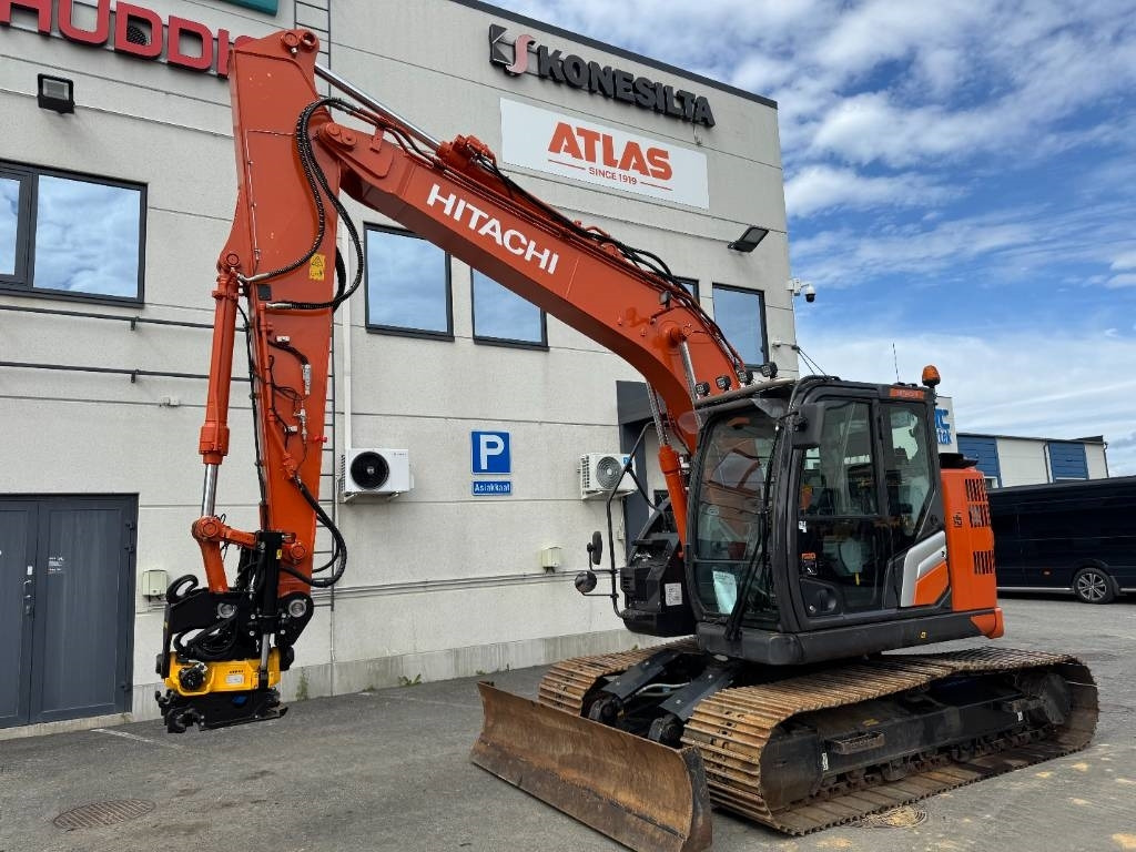 Hitachi ZX 135 USBL-7 - Pelle sur chenille: photos 2 Hitachi ZX 135 USBL-7 - Pelle sur chenille: photos 2