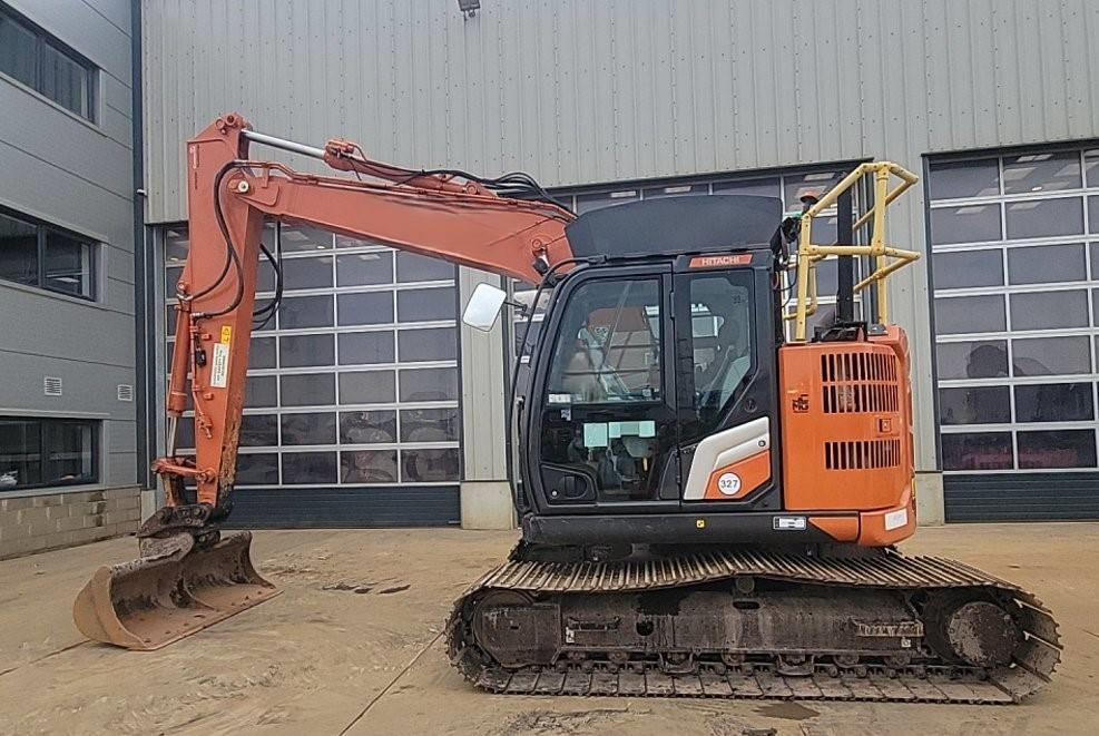 Hitachi ZX135US-7 - Pelle sur chenille: photos 1 Hitachi ZX135US-7 - Pelle sur chenille: photos 1