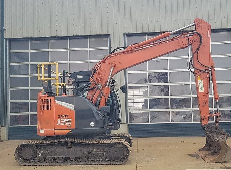 Hitachi ZX135US-7 - Pelle sur chenille: photos 2 Hitachi ZX135US-7 - Pelle sur chenille: photos 2