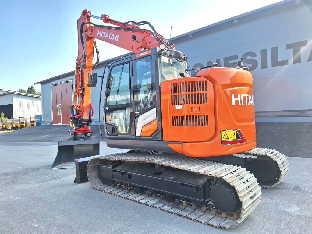 Hitachi ZX135USBL-7 PYÖRITTÄJÄ+PIHDIT - Pelle sur chenille: photos 2 Hitachi ZX135USBL-7 PYÖRITTÄJÄ+PIHDIT - Pelle sur chenille: photos 2