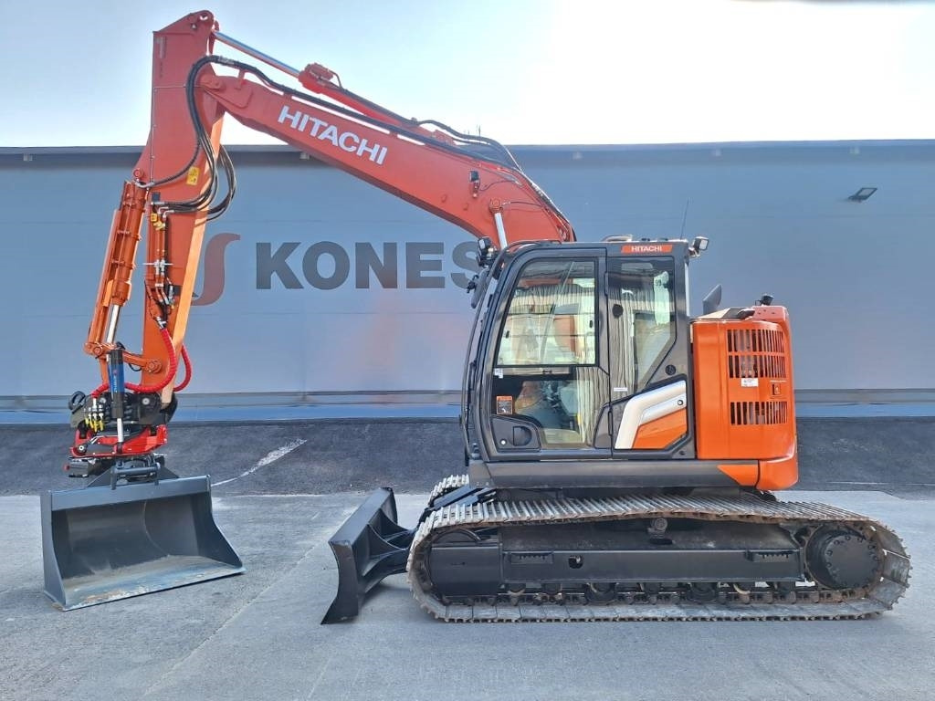 Hitachi ZX135USBL-7 PYÖRITTÄJÄ+PIHDIT - Pelle sur chenille: photos 1 Hitachi ZX135USBL-7 PYÖRITTÄJÄ+PIHDIT - Pelle sur chenille: photos 1