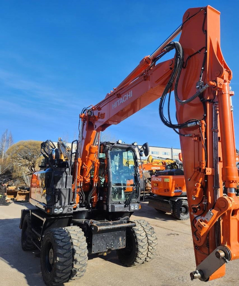 Hitachi ZX150W-7 STAGE 5 - Pelle sur pneus: photos 2 Hitachi ZX150W-7 STAGE 5 - Pelle sur pneus: photos 2