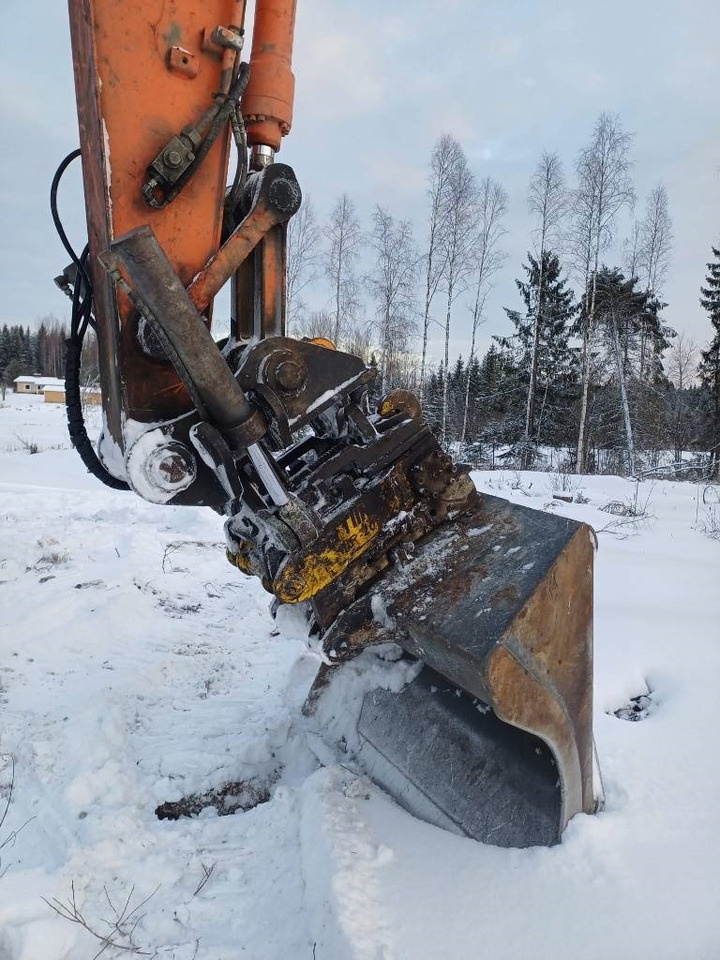 Hitachi ZX160LC-3 TULOSSA, KALLISTAJA+PYÖRITTÄJÄ - Pelle sur chenille: photos 4 Hitachi ZX160LC-3 TULOSSA, KALLISTAJA+PYÖRITTÄJÄ - Pelle sur chenille: photos 4