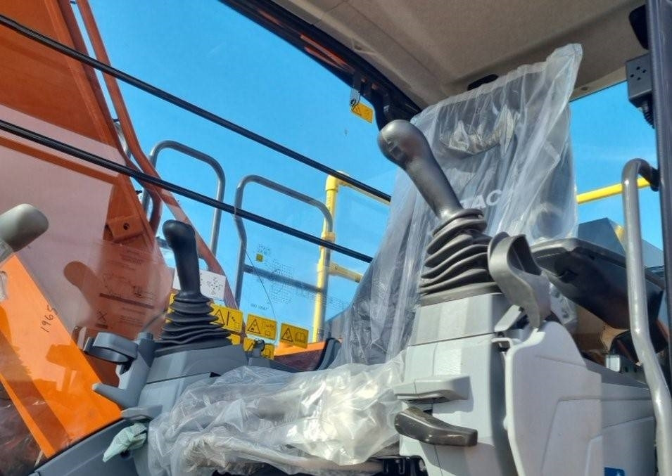 Hitachi ZX160LC-7 Myyty! Sold! - Pelle sur chenille: photos 4 Hitachi ZX160LC-7 Myyty! Sold! - Pelle sur chenille: photos 4
