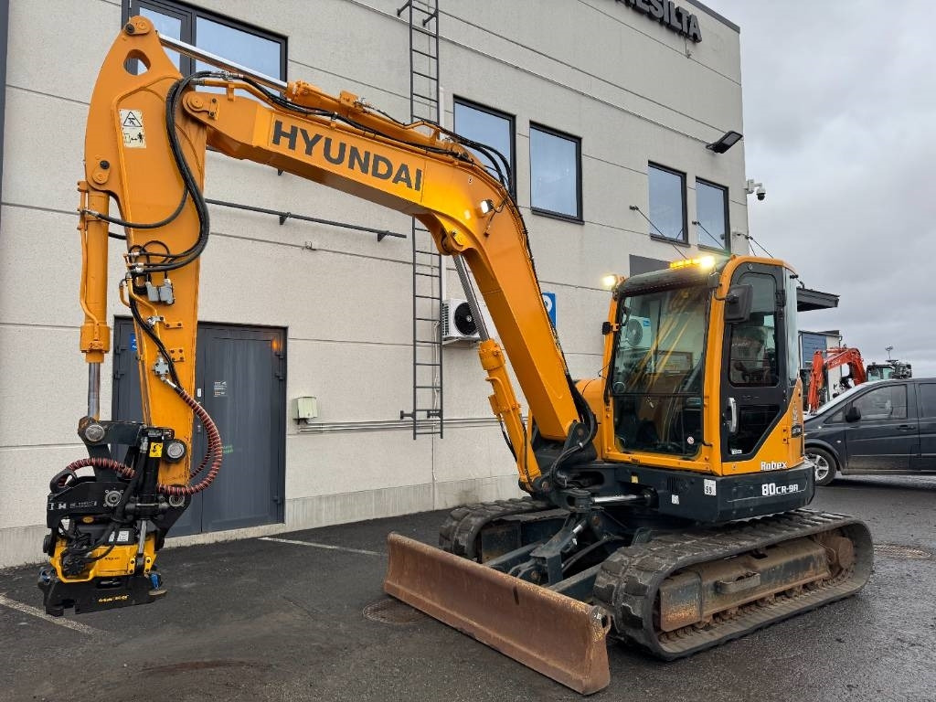 Hyundai R80CR-9A PYÖRITTÄJÄLLÄ - Mini pelle: photos 2 Hyundai R80CR-9A PYÖRITTÄJÄLLÄ - Mini pelle: photos 2
