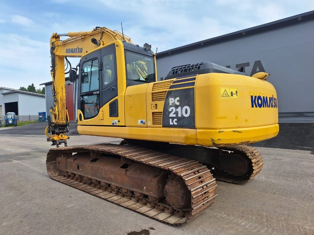 Komatsu PC210LC-8 PYÖRITTÄJÄLLÄ - Pelle sur chenille: photos 2 Komatsu PC210LC-8 PYÖRITTÄJÄLLÄ - Pelle sur chenille: photos 2