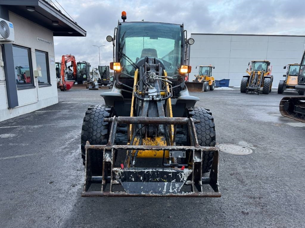 Chargeuse sur pneus Kramer 680: photos 7