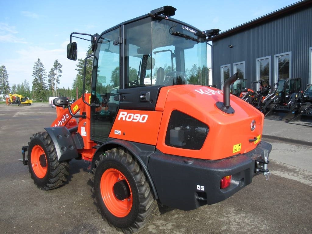 Kubota R090W UUTUUSMALLI - Chargeuse sur pneus: photos 3 Kubota R090W UUTUUSMALLI - Chargeuse sur pneus: photos 3