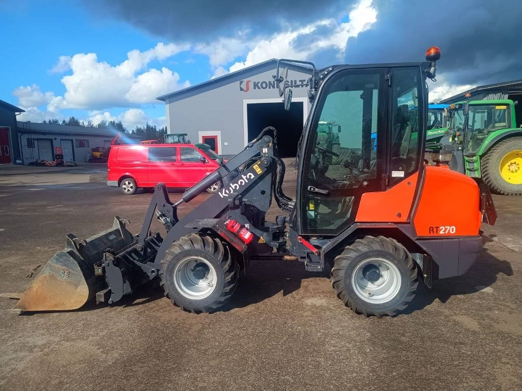 Kubota RT270 KAUHA+PIIKIT - Valet de ferme: photos 1 Kubota RT270 KAUHA+PIIKIT - Valet de ferme: photos 1