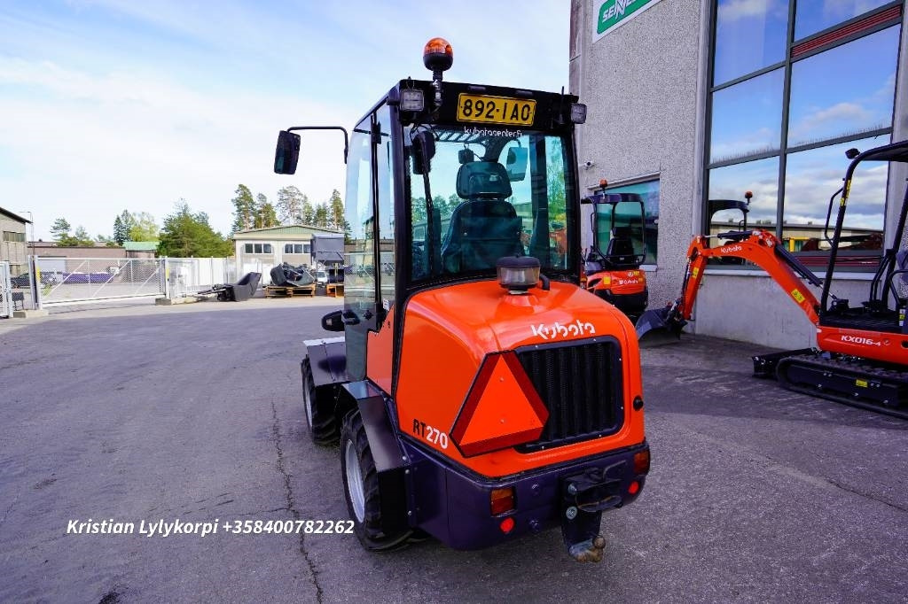 Kubota RT270 UUDET RENKAAT - Valet de ferme: photos 3 Kubota RT270 UUDET RENKAAT - Valet de ferme: photos 3