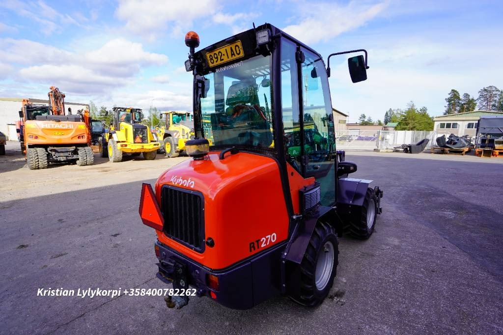 Kubota RT270 UUDET RENKAAT - Valet de ferme: photos 5 Kubota RT270 UUDET RENKAAT - Valet de ferme: photos 5
