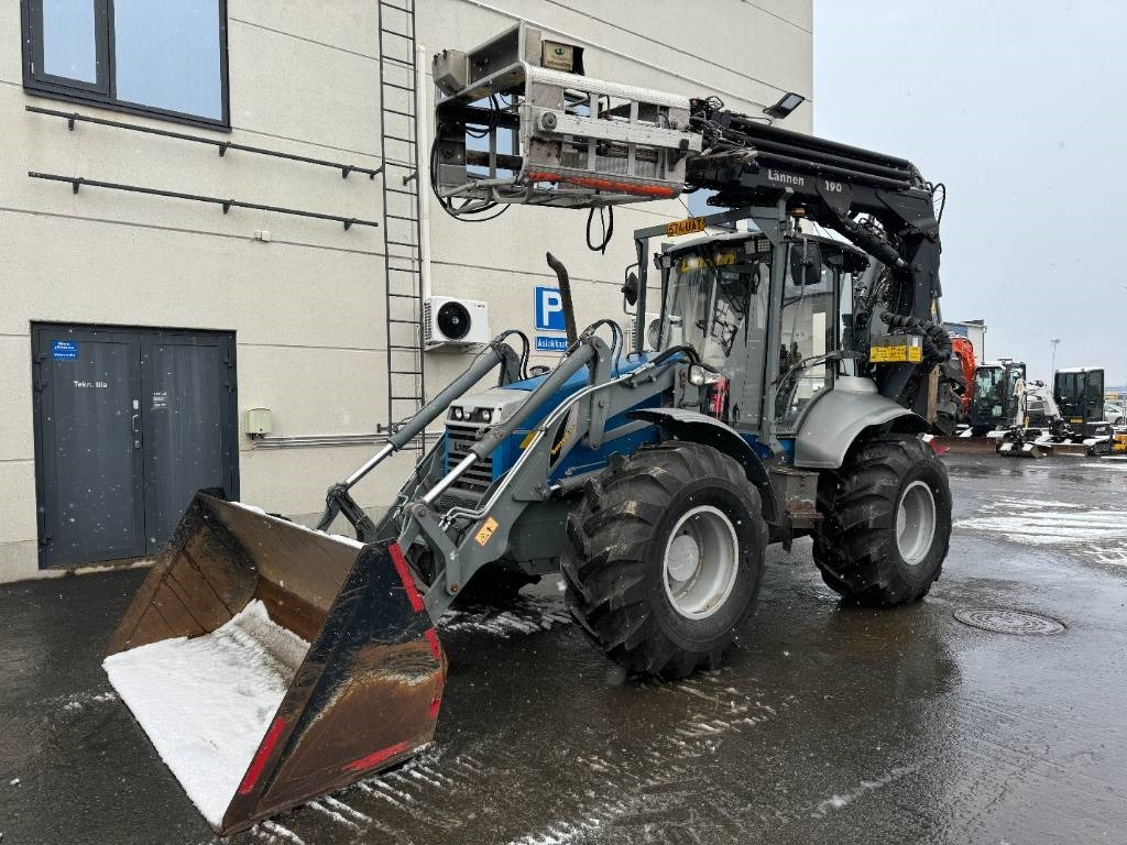 Lännen 8600E PYÖRITTÄJÄ, NOSTIN YM. - Tractopelle: photos 2 Lännen 8600E PYÖRITTÄJÄ, NOSTIN YM. - Tractopelle: photos 2