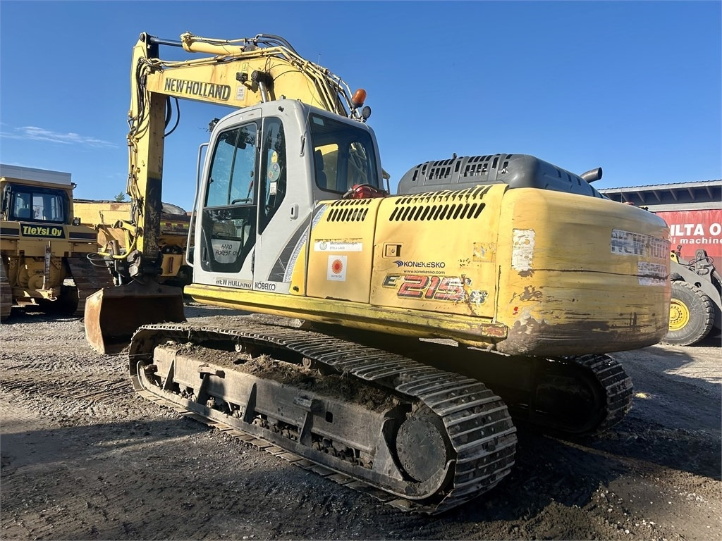 New Holland MYYTY! SOLD! E215B KAUHALLA - Pelle sur chenille: photos 2 New Holland MYYTY! SOLD! E215B KAUHALLA - Pelle sur chenille: photos 2