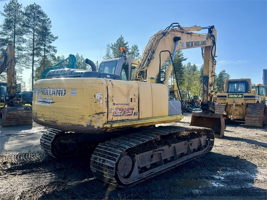 New Holland MYYTY! SOLD! E215B KAUHALLA - Pelle sur chenille: photos 4 New Holland MYYTY! SOLD! E215B KAUHALLA - Pelle sur chenille: photos 4